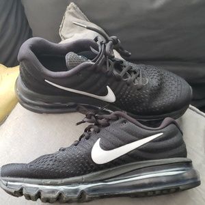 Womans Nike Airmax Running Sneakers